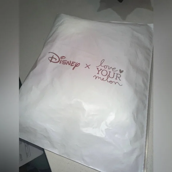 Love Your Melon Rare Pink Disney Minnie Mouse Holiday Pom Beanie Adult Women’s - Picture 6 of 7